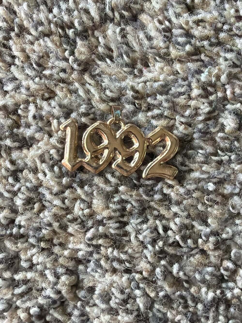 Unbranded Gold Tone 1992 Birth Year Pendant Charm